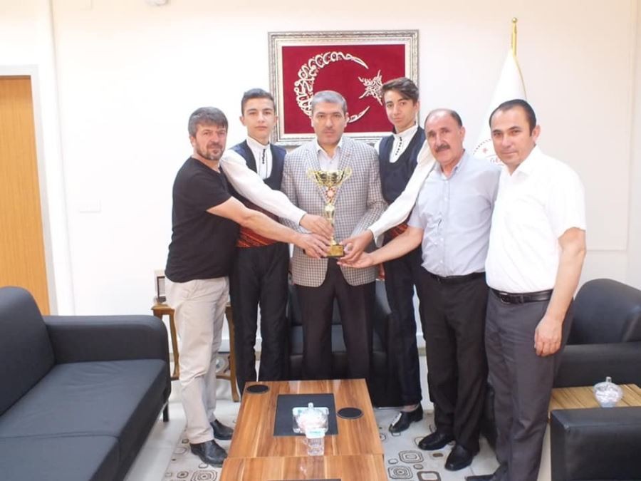 Şampiyon ekipten Müdür Tunç’a ziyaret