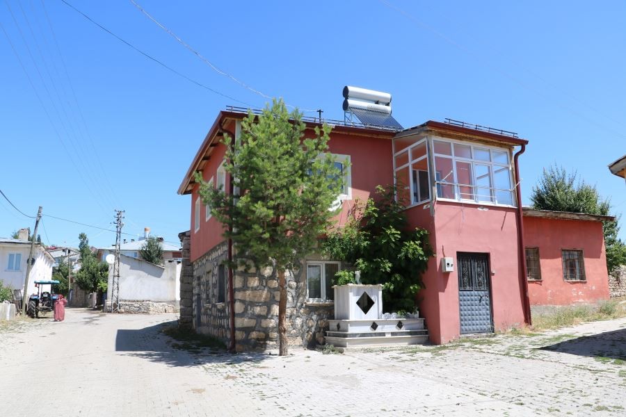 Birçok kişinin rüyasını gördüğü yere kabir yaptılar