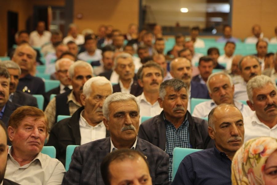 Sivas’ta muhtarlar toplantısında kene konusu masaya yatırıldı 
