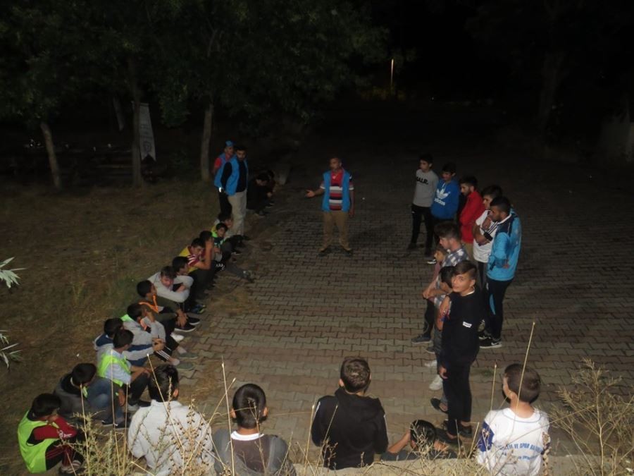 Cami gençliği kampta buluştu 