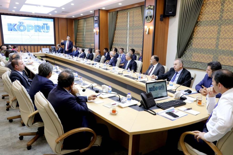 Savaşçı, Ayhan’a  brifing verdi