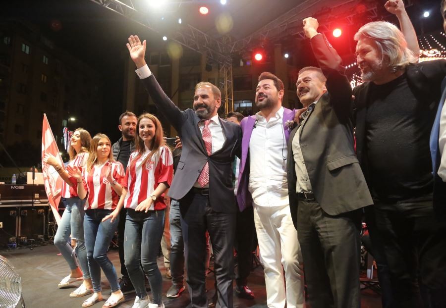 Serkan Kaya’dan Sivasspor’a marş