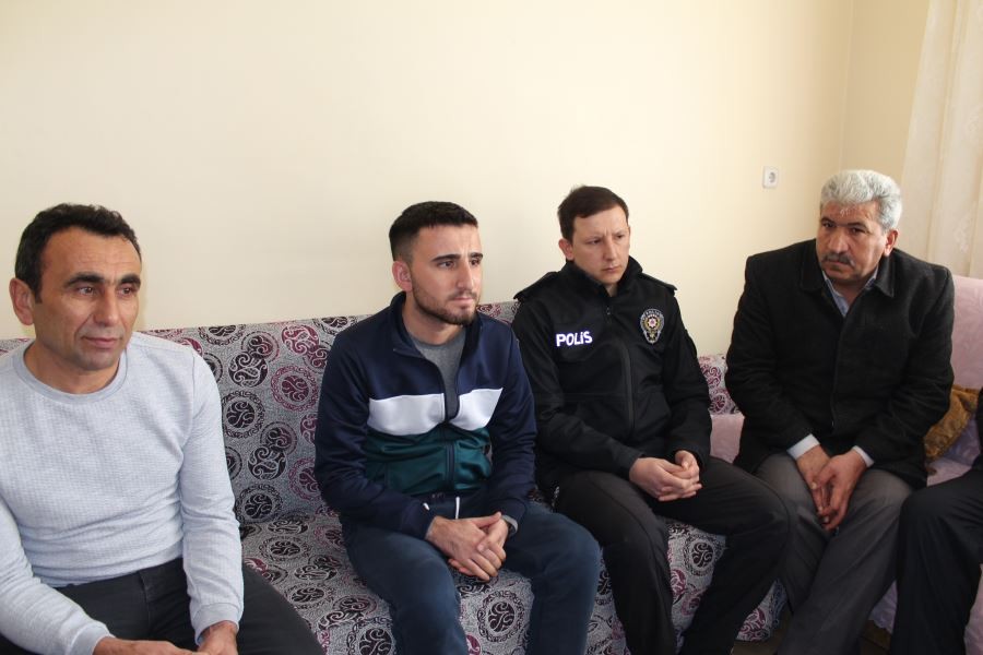  Evine dönen gaziye ziyaretçi akını