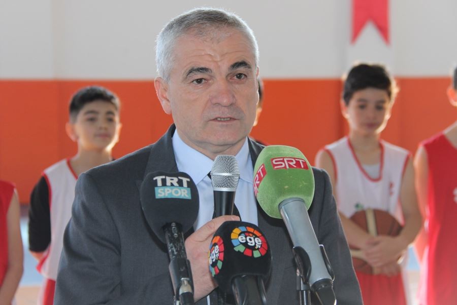 Rıza Çalımbay’ın ismi spor salonuna verildi
