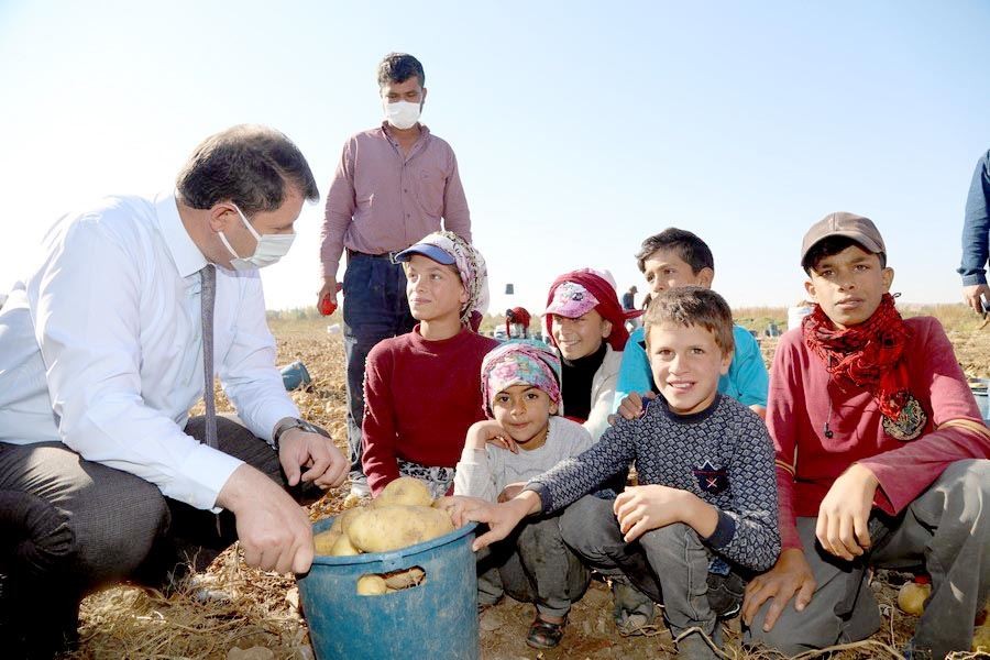 Vali Ayhan, gönülleri fethediyor