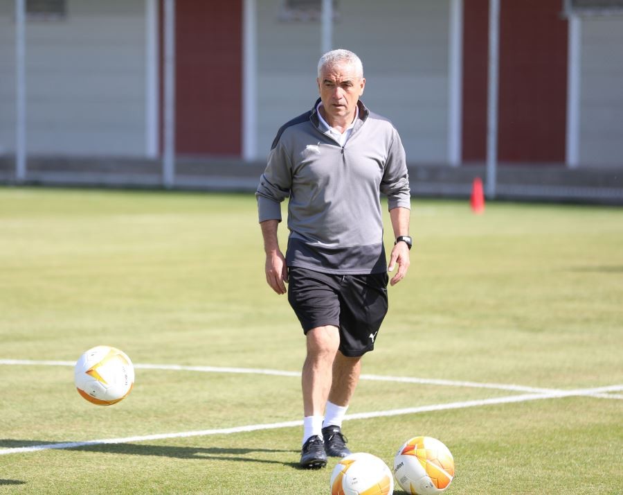 Rıza Çalımbay: “Amacımız Villarreal maçından puan yada puanlar almak”