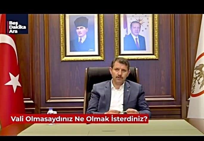 Vali Ayhan, gençlere tavsiyelerde bulundu