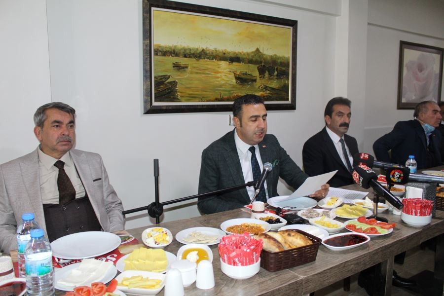 Başkan Hakan Demirgil Esnaf ve Kefalet Kooperatifi Başkanlığı’na adaylığını açıkladı. 