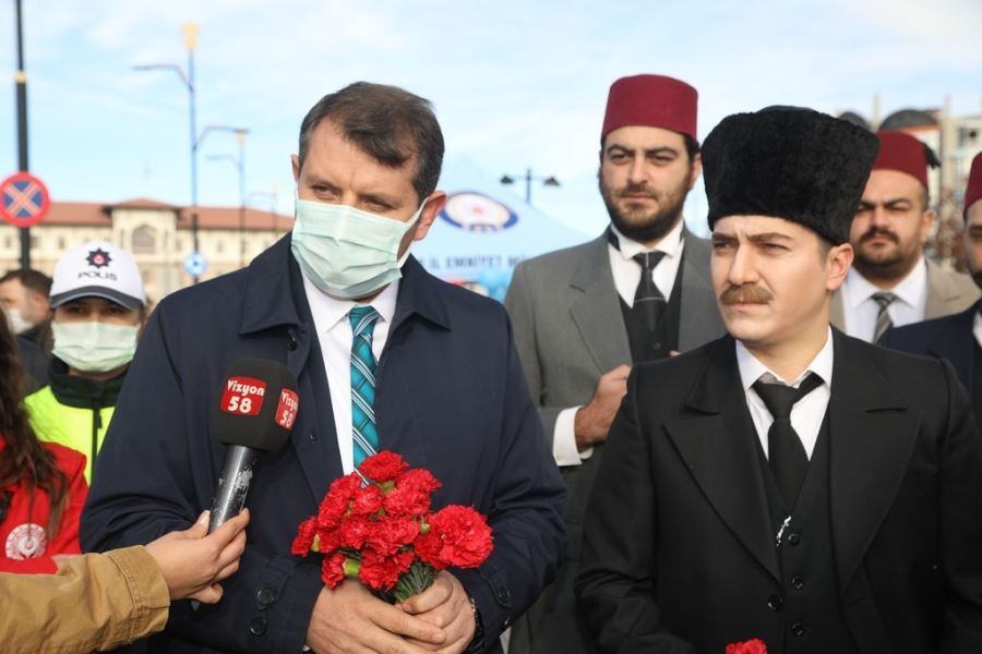 Vali Ayhan, Kadınlara Karanfil Dağıttı