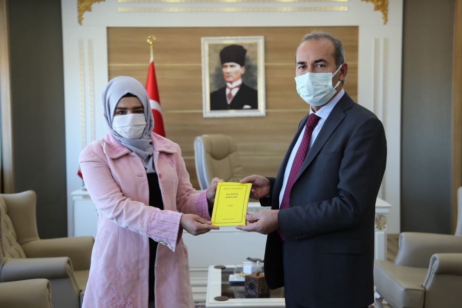  Afgan öğrenciden rektöre vefa