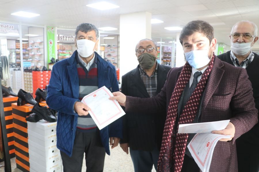 36 yıl sonra tapularına kavuştular