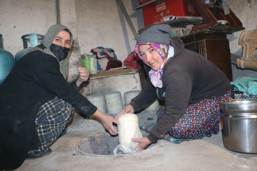 6 ay kumda gömülü kaldılar, bu peynirlerin son kullanma tarihi yok