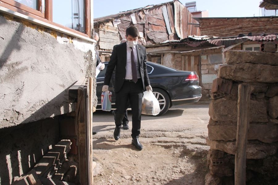 Hayat Ağacı Derneği 65 yaş üstünü unutmadı