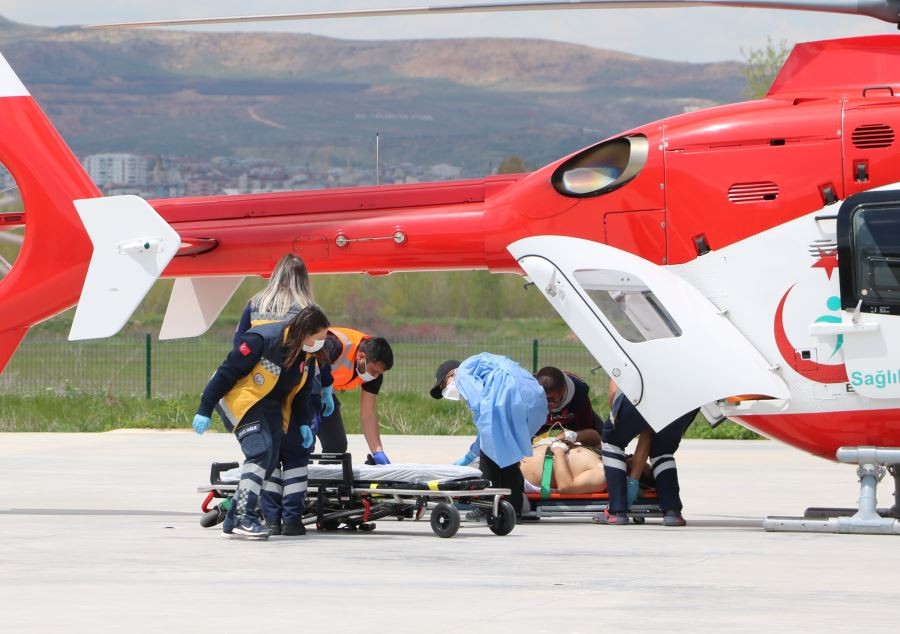 İş kazası geçiren işçiye ambulans helikopter