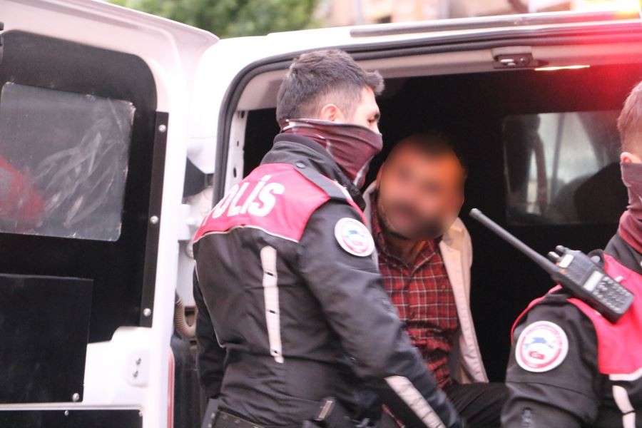 Kısıtlamaya hiçe sayarak trafiğe çıkan alkollü sürücüye ceza yağdı