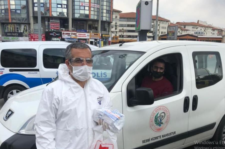 Eczacılar canla başla çalışıyor