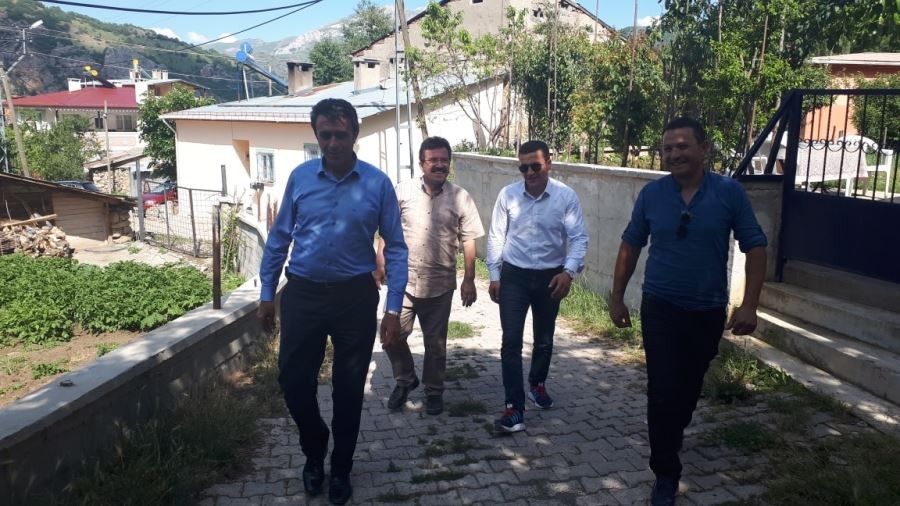 Köylülerin sorunlarını tek tek dinledi 