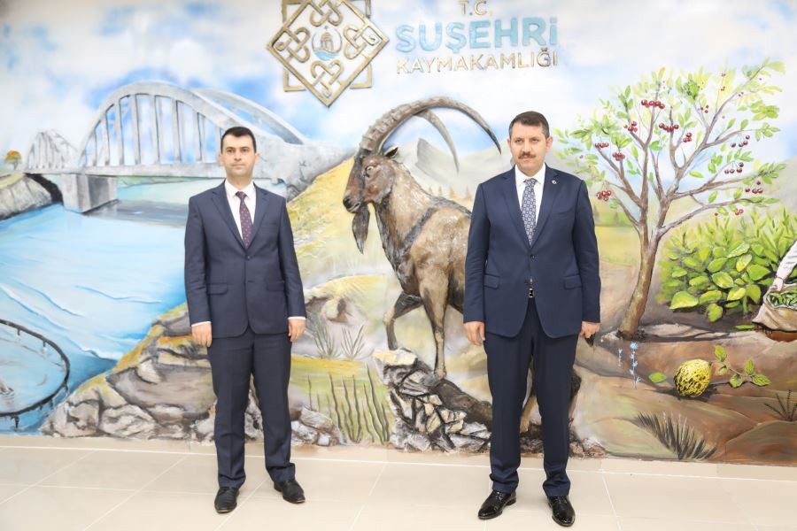 Vali Ayhan, Suşehri’nde temaslarda bulundu