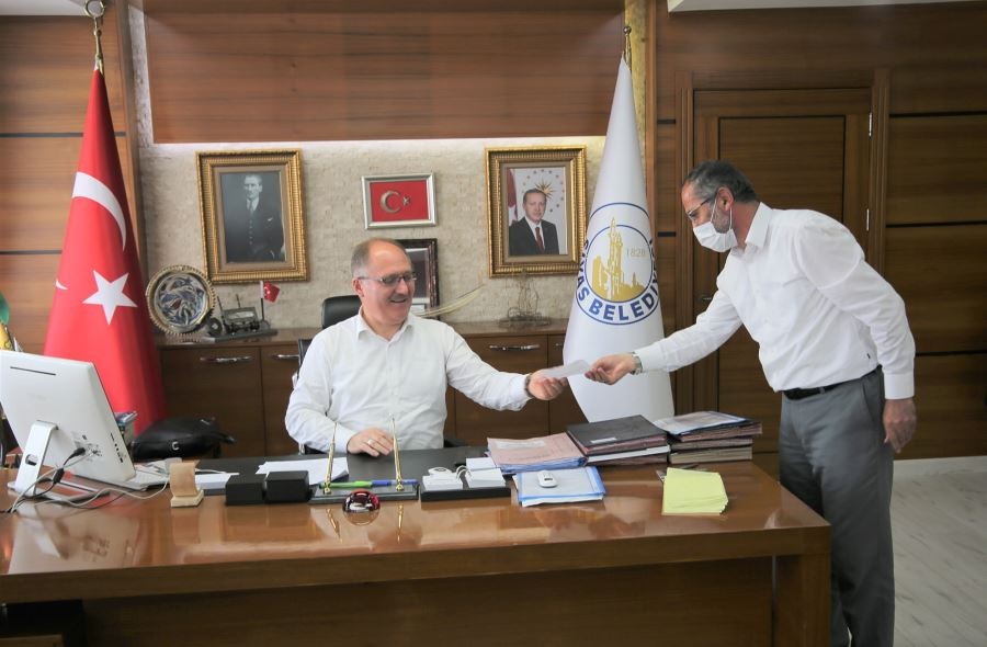 Başkan Bilgin Kurbanını Hayatağacı Derneğine bağışladı