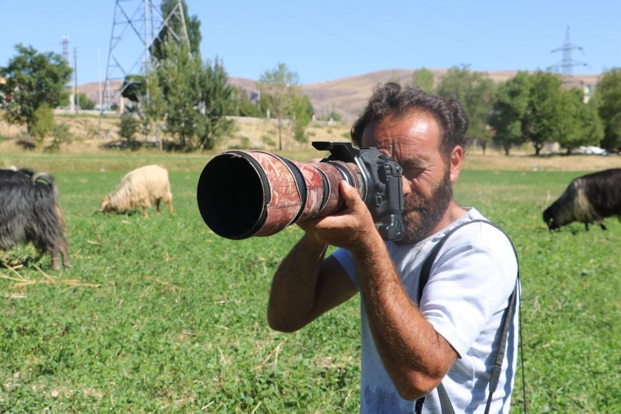 Fotoğraf tutkusu çobana, 25 bin TL harcattı