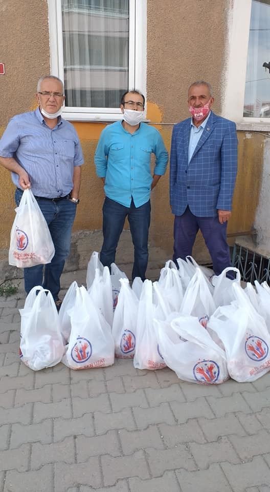 Yaralara merhem oluyorlar