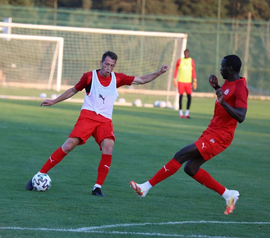 Sivasspor günü çift idmanla tamamladı