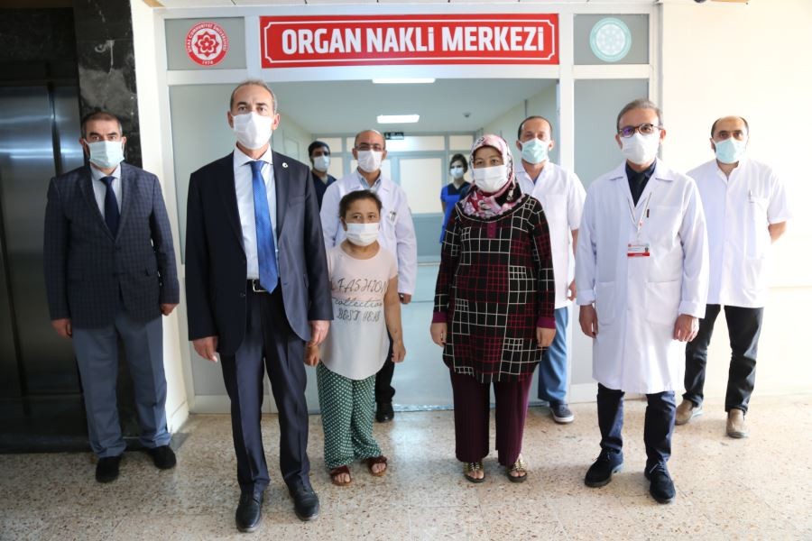 Başarılı nakille  hayata tutundular