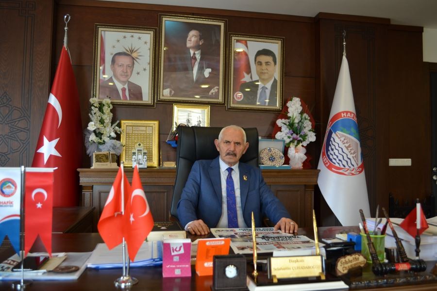 HİZMET AŞKIYLA ÇALIŞIYORUM