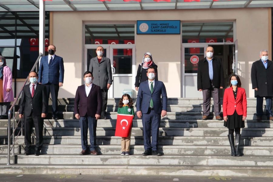 Bayrak töreni gerçekleştirildi
