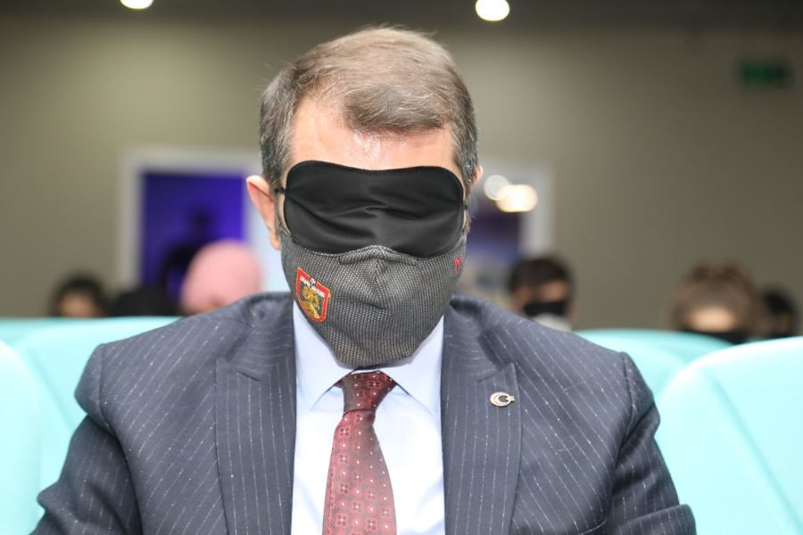  Görme engellileri anlamak için gözlerini kapattılar