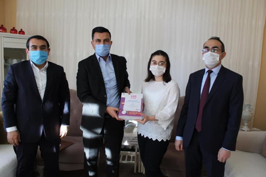 Gölova’da öğrencilere materyal desteği