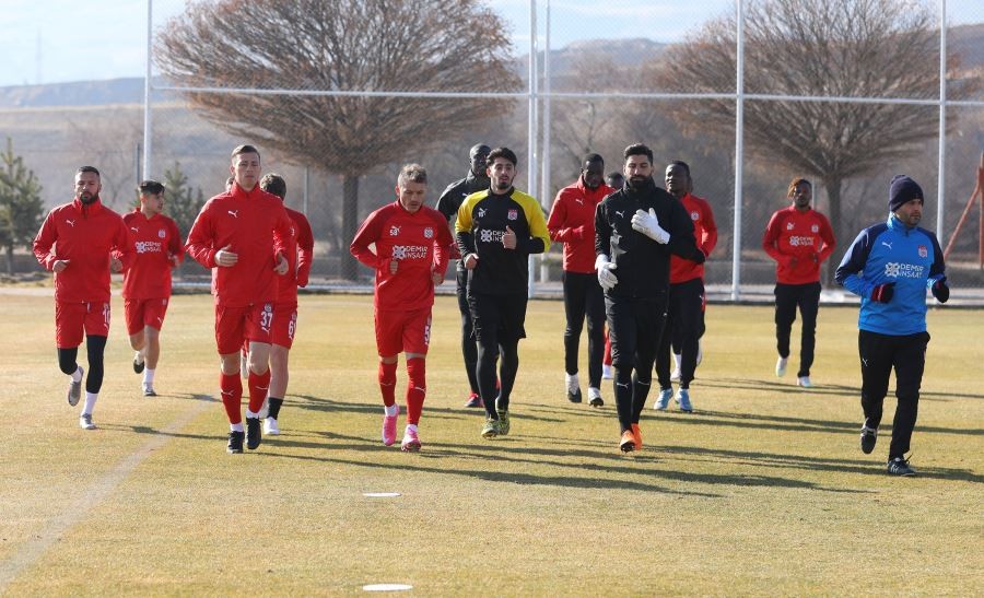 Sivasspor ara vermedi