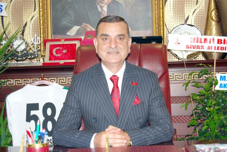 Cumhuriyet kardeşçe birbirimizi kucaklamanın adıdır
