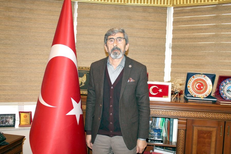 Cumhuriyetimizin kurucusunu gururla anıyoruz