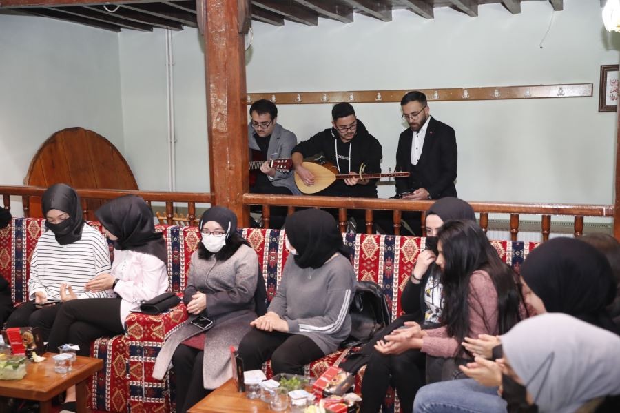Gençlerin heyecanı bizleri memnun ediyor
