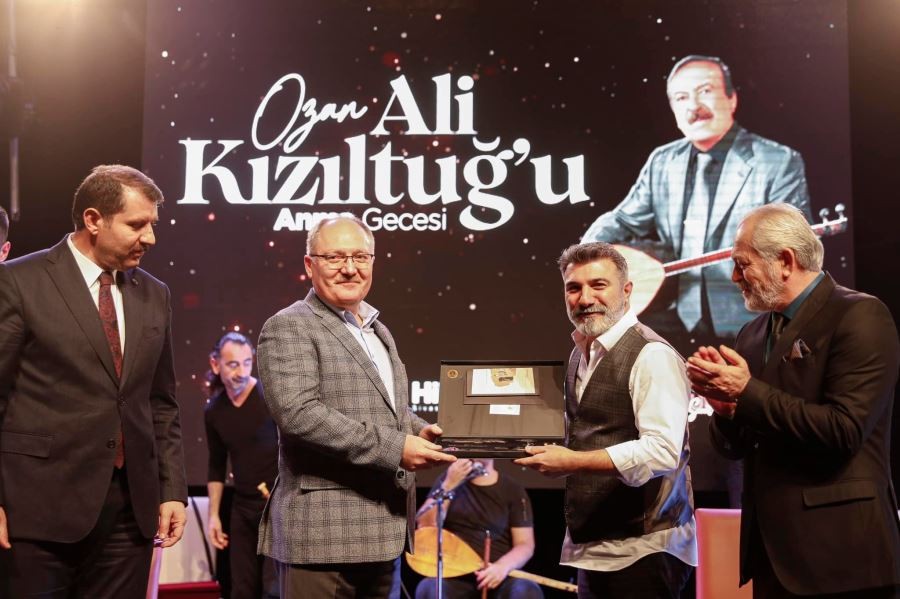 Anma programına yoğun ilgi