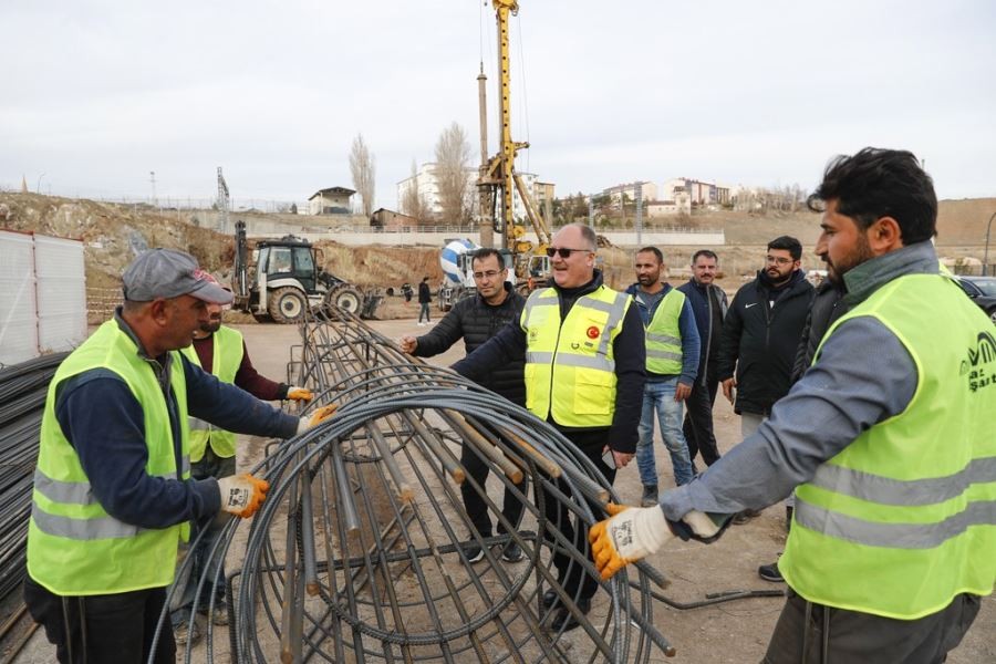 Şehir trafiğini rahatlatacak 25 milyonluk projenin inşasına başlanıldı