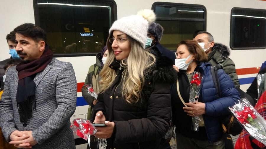 Doğu Ekspres’ine soğuk Sivas’ta sıcak karşılama
