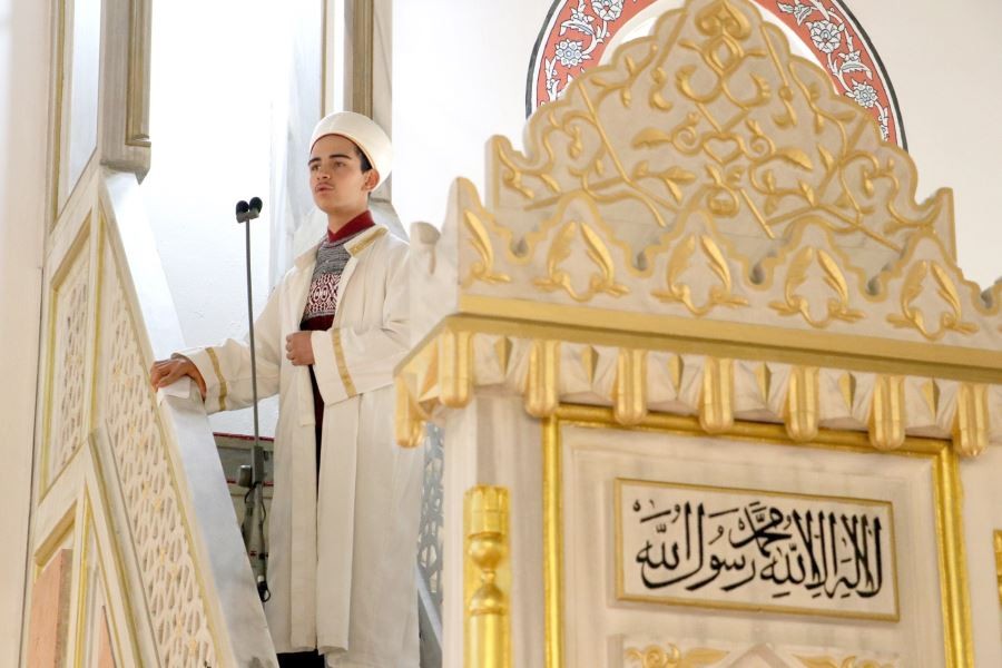 En güzel hutbeyi  okumak için yarıştılar