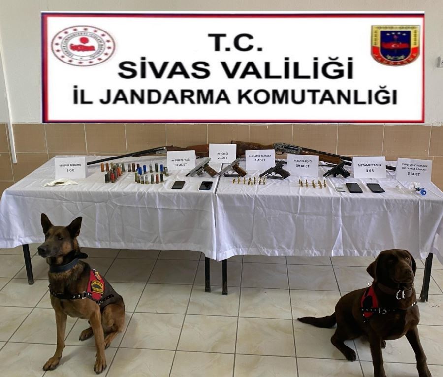 Sivas’ta uyuşturucu ve kaçakçılık operasyonu