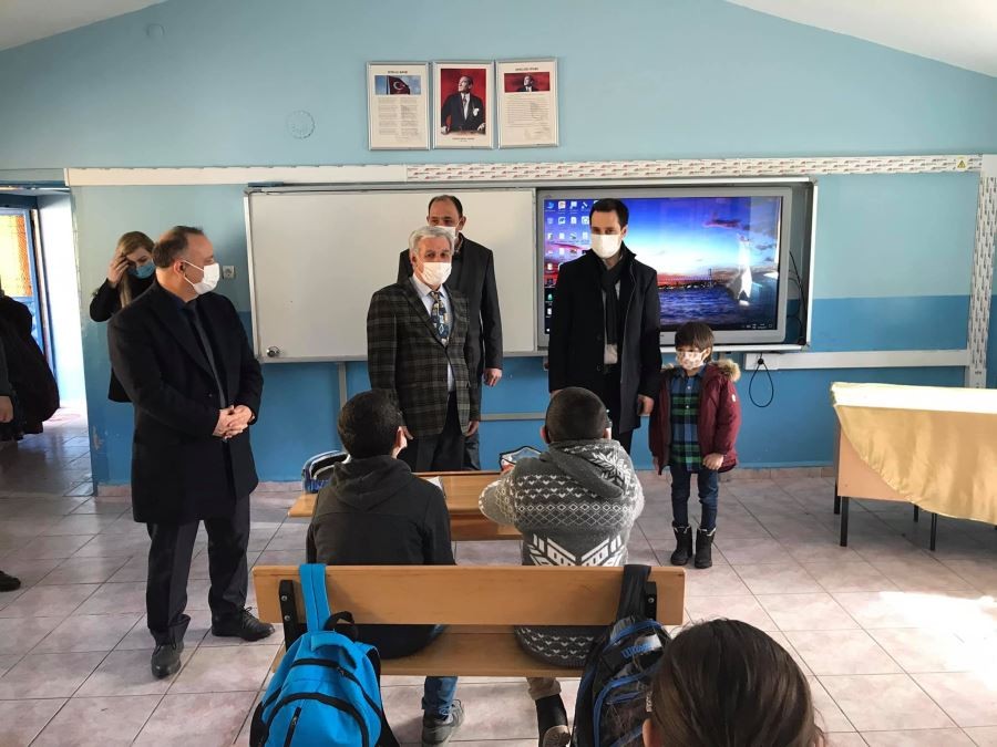 Kaymakam; öğrencilerle yakından ilgilendi