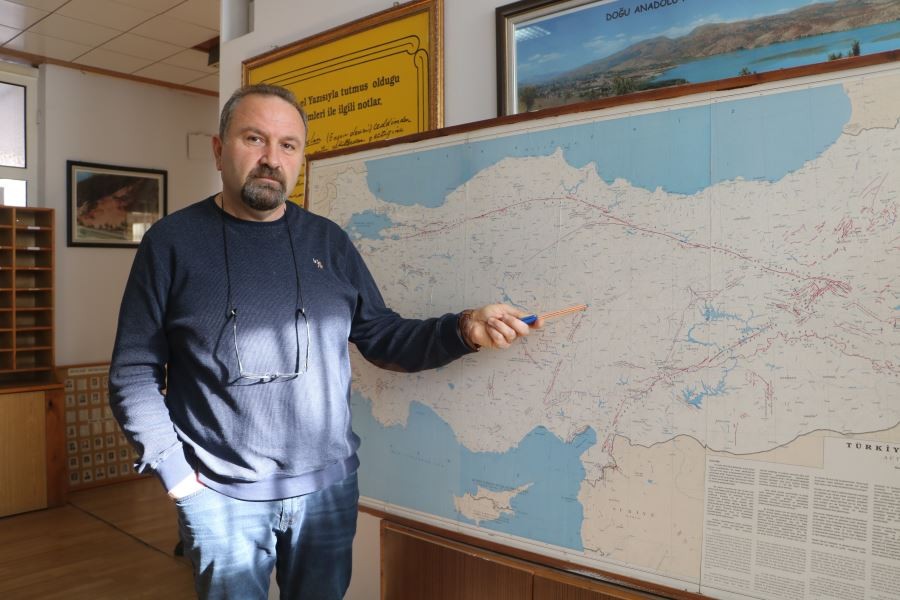  Deprem uzmanı açıkladı, paniğe gerek yok