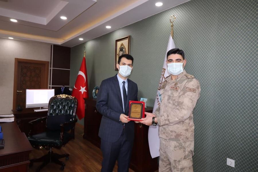 Sarı, başarılı personeli ödüllendirdi