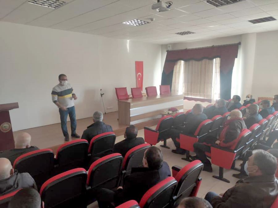 Muhtarların taleplerini dinledi