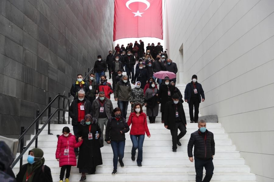 Çanakkale’den dönen şehit ailelerinden Başkan