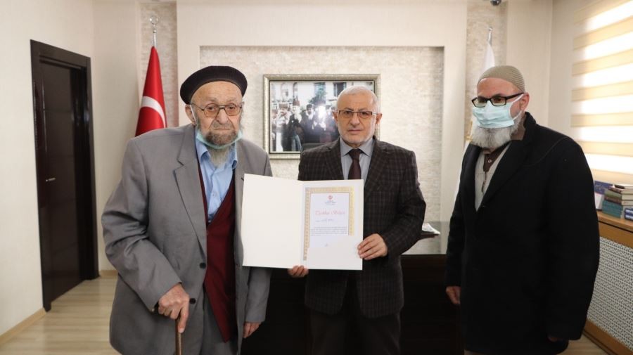 Yozgat’tan Sivas’a geldi, cami için bağış yaptı