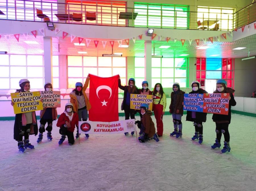 Kayak sporunu  öğrenmeye başladılar