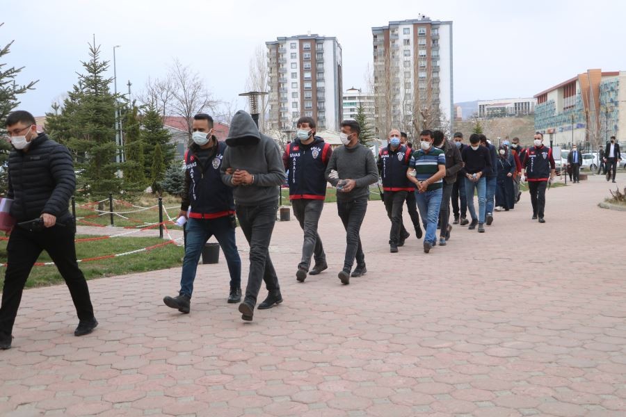 Hastanede terör estirmişlerdi 2’si tutuklandı 7’si serbest kaldı
