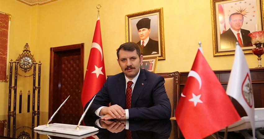 Ayhan: Bayramınız kutlu olsun çocuklar