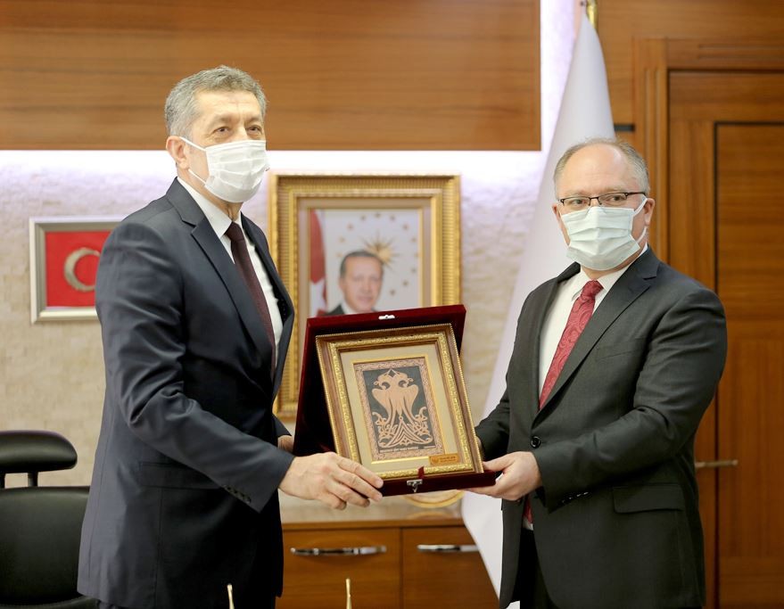 Bakan Selçuk’tan  Bilgin’e teşekkür